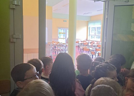 Grafika 29: Starszaki z wizytą w Szkole Podstawowej w Wicku