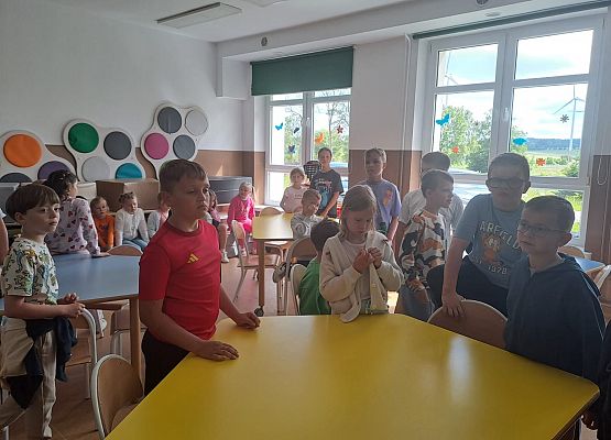 Grafika 32: Starszaki z wizytą w Szkole Podstawowej w Wicku