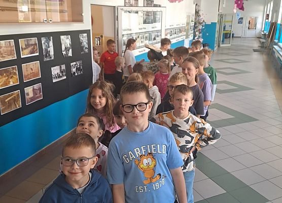 Grafika 39: Starszaki z wizytą w Szkole Podstawowej w Wicku
