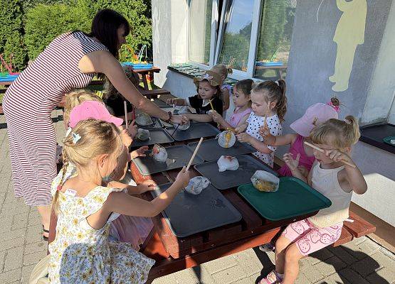 Grafika 3: Dinozaury uwiezione w lodzie!