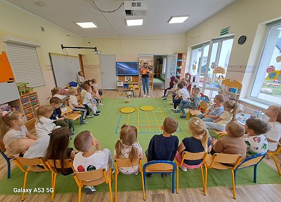 Promyki kreatywności – sensoryczne słońce grafika