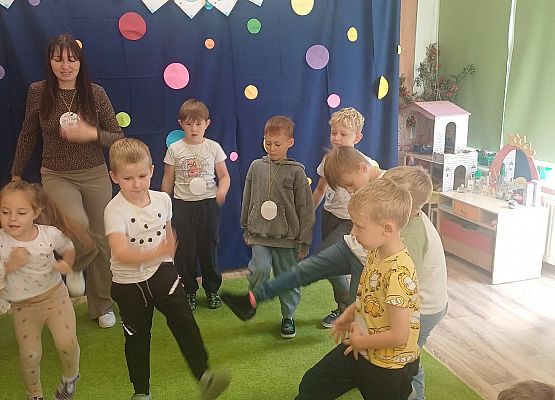 Grafika 15: 15.09.2026 Międzynarodowy Dzień Kropki w Grupie II