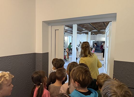 Grafika 1: 01.10.2026 Konkurs recytatorski „Idzie jesień przez las"
