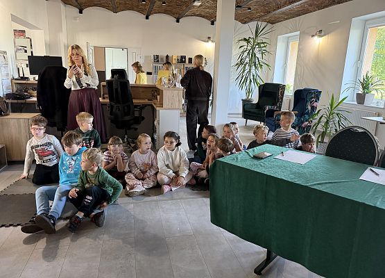 Grafika 4: 01.10.2026 Konkurs recytatorski „Idzie jesień przez las"
