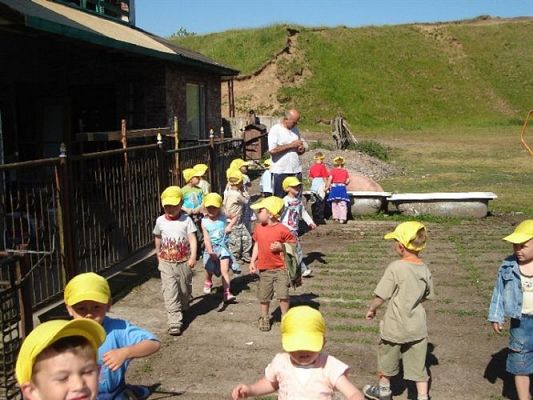 Grafika #4: 2008-06-03 - Maluchy na wycieczce w Mini ZOO w Charbrowie