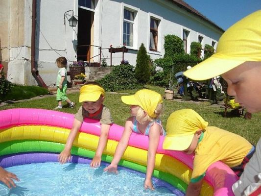 Grafika #12: 2008-06-03 - Maluchy na wycieczce w Mini ZOO w Charbrowie