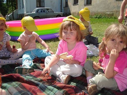 Grafika #29: 2008-06-03 - Maluchy na wycieczce w Mini ZOO w Charbrowie