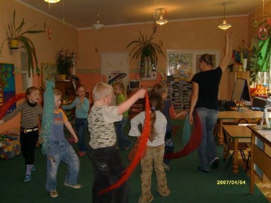 Grafika #1: 2008-04-04 - Zajęcia dodatkowe z rytmiki w grupie 6-latków