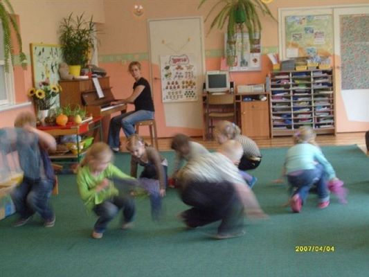 Grafika #4: 2008-04-04 - Zajęcia dodatkowe z rytmiki w grupie 6-latków