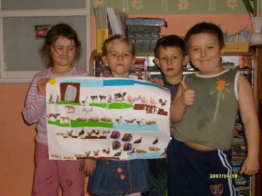 Grafika #1: 2008-04-18 - Starszaki pracują na zajęciach