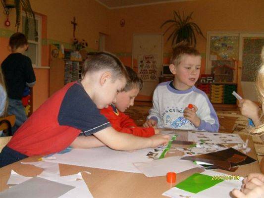 Grafika #5: 2008-04-18 - Starszaki pracują na zajęciach