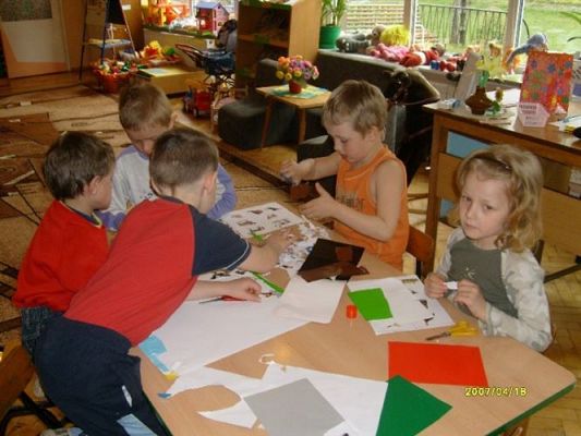 Grafika #6: 2008-04-18 - Starszaki pracują na zajęciach