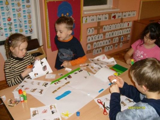 Grafika #9: 2008-04-18 - Starszaki pracują na zajęciach