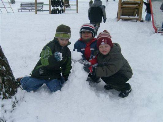 Grafika #7: 2009-02-19 Zabawy na śniegu