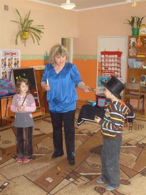 Grafika #3: 2009-03-24 Iluzjonista w przedszkolu