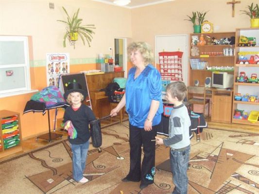 Grafika #4: 2009-03-24 Iluzjonista w przedszkolu