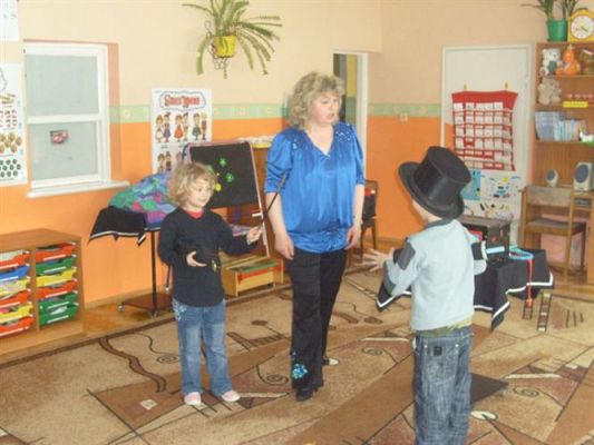 Grafika #5: 2009-03-24 Iluzjonista w przedszkolu