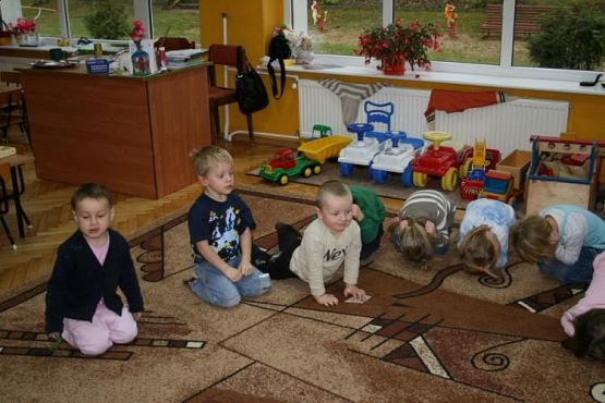 Grafika #1: 2009.11.10 - Spotkanie z policjantem "Uczymy się bezpiecznych zachowań"