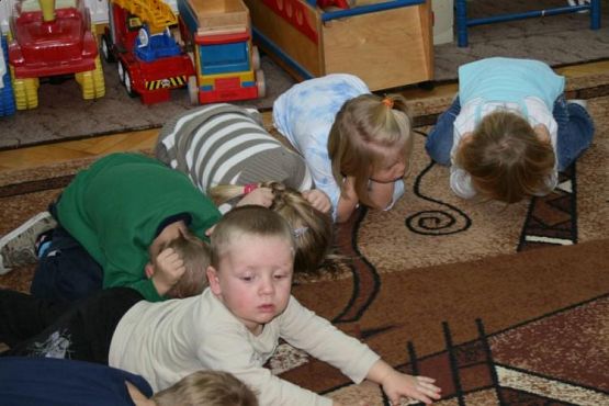 Grafika #2: 2009.11.10 - Spotkanie z policjantem "Uczymy się bezpiecznych zachowań"