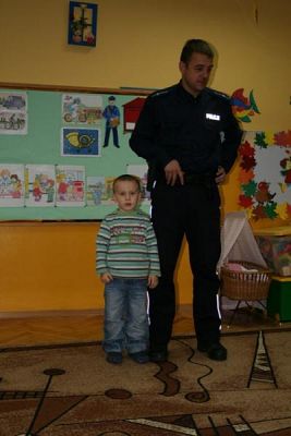 Grafika #10: 2009.11.10 - Spotkanie z policjantem "Uczymy się bezpiecznych zachowań"