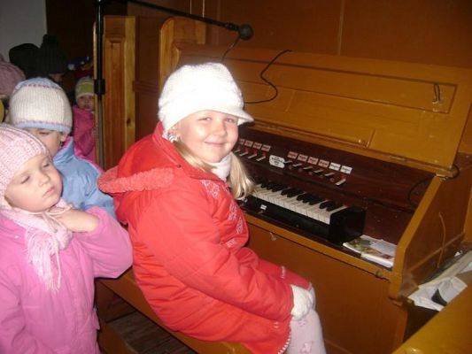 Grafika #6: 2009.11.04 - Piesza wycieczka do kościoła barokowego w Charbrowie