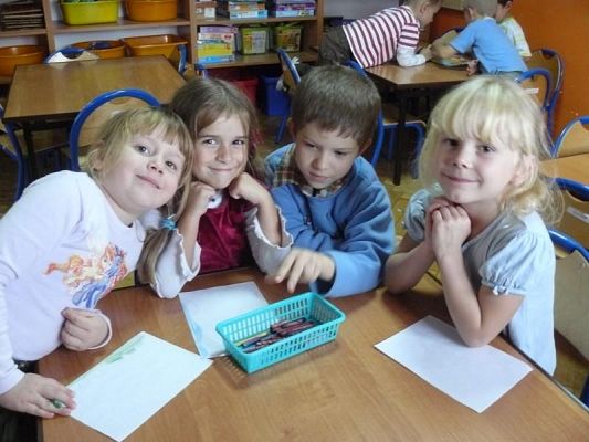 Grafika #7: .bo w przedszkolu szybko mija czas