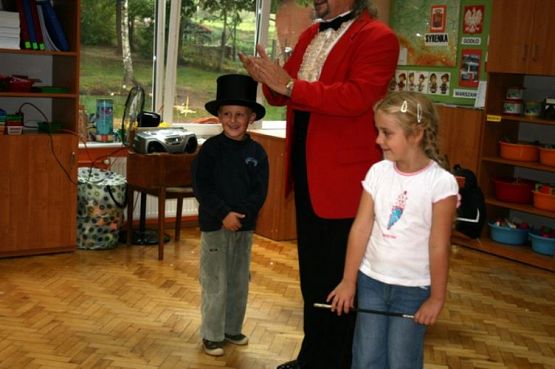 Grafika #8: 2009-09-25 Czarodziej w przedszkolu