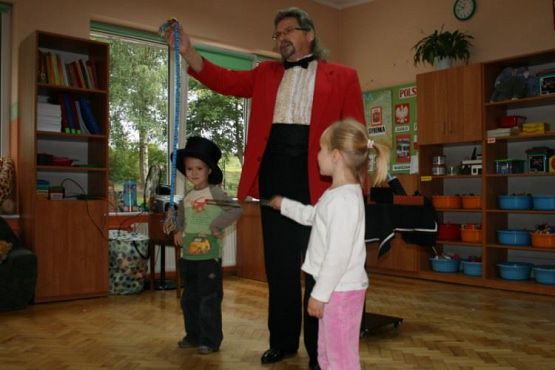Grafika #10: 2009-09-25 Czarodziej w przedszkolu