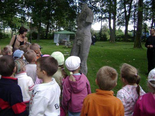 Grafika #2: 2009-09-17 Wycieczka do Poraju - Plener Rzeźbiarski