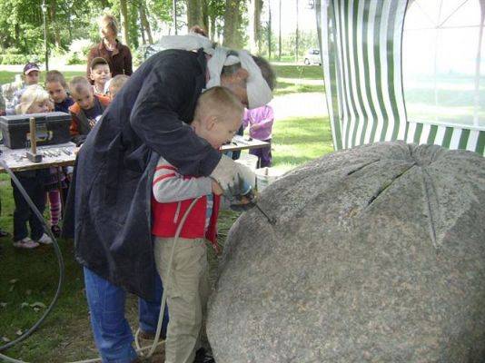 Grafika #16: 2009-09-17 Wycieczka do Poraju - Plener Rzeźbiarski