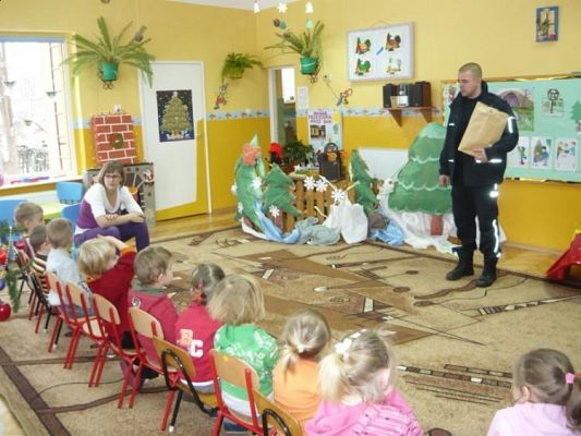 Grafika #0: 18.12.2009 - Spotkanie z policjantem.