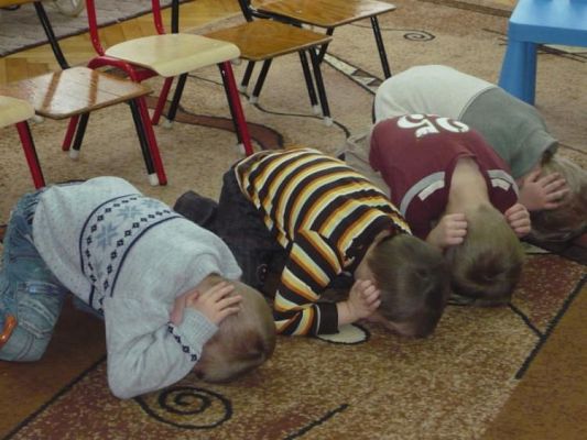 Grafika #1: 18.12.2009 - Spotkanie z policjantem.