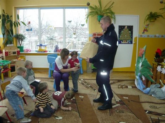 Grafika #2: 18.12.2009 - Spotkanie z policjantem.