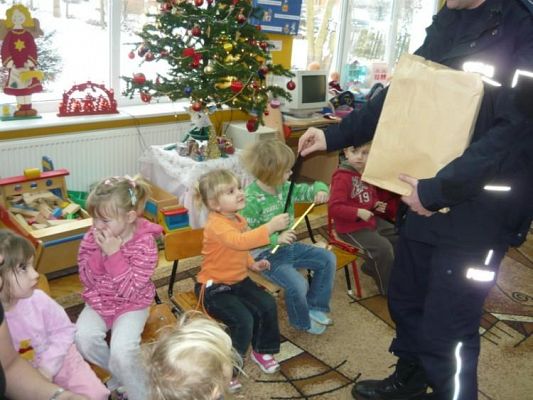 Grafika #4: 18.12.2009 - Spotkanie z policjantem.