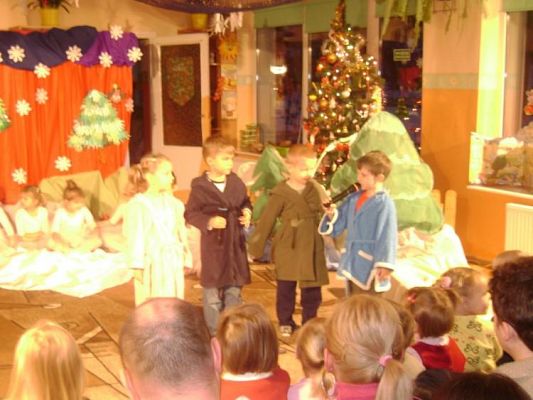 Grafika #9: 17.12.2009 - Przedstawienie "Zima lubi dzieci"