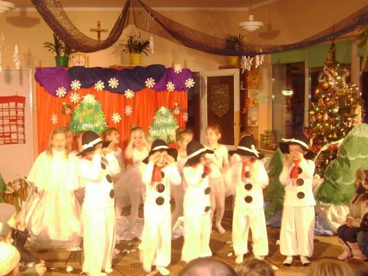 Grafika #12: 17.12.2009 - Przedstawienie "Zima lubi dzieci"