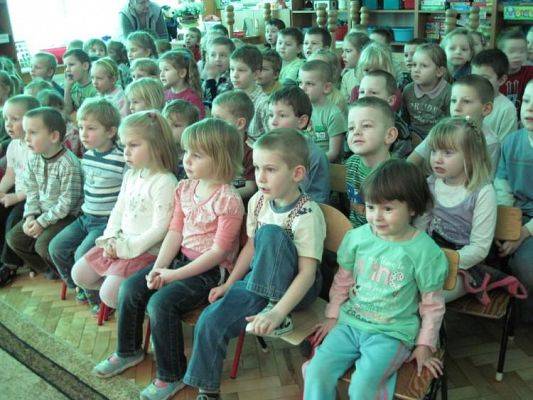 Grafika #2: 04.02.2010 - Przedstawienie pt. " Zaczarowane słowa"