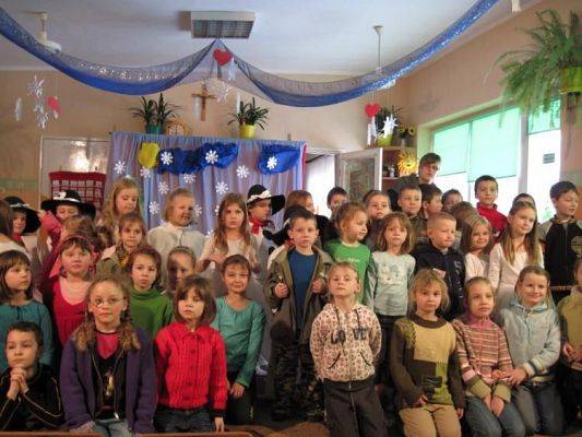 Grafika #8: Dzieci z klas I Szkoły Podstawowej w Wicku z wizytą w naszym przedszkolu.