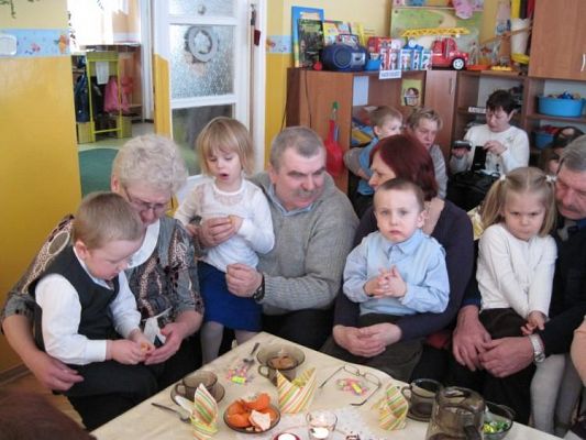 Grafika #8: 2010.01.22 - Dzień Babci i Dziadka w grupie "Maluszków"