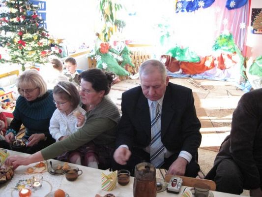 Grafika #12: 2010.01.22 - Dzień Babci i Dziadka w grupie "Maluszków"