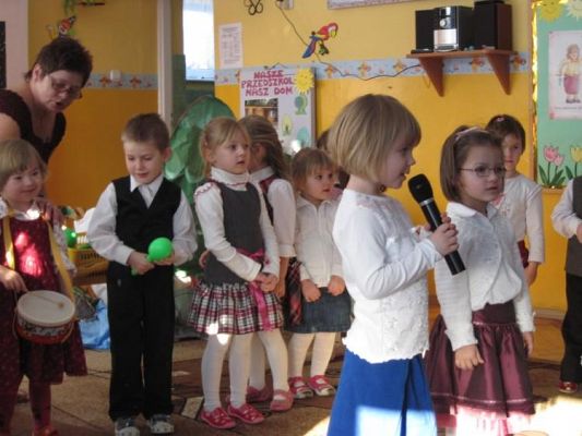 Grafika #19: 2010.01.22 - Dzień Babci i Dziadka w grupie "Maluszków"