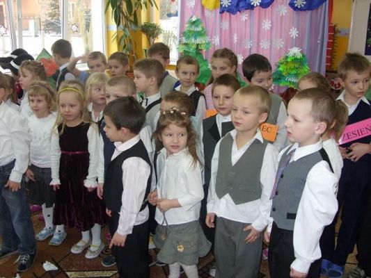 Grafika #1: 2010.01.21 - Dzień Babci i Dziadka w grupie "średniaków" i "starszaków"