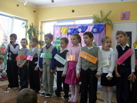 Grafika #17: 2010.01.21 - Dzień Babci i Dziadka w grupie "średniaków" i "starszaków"