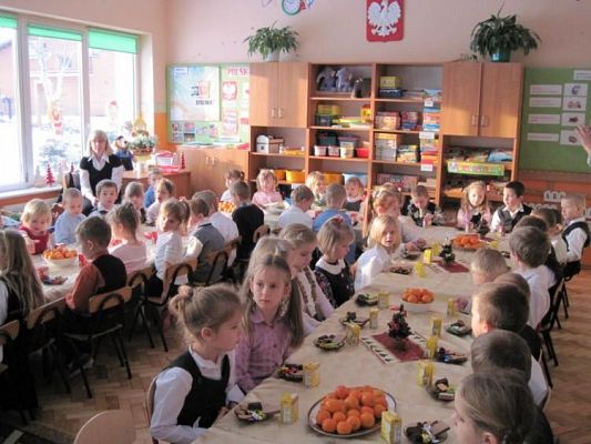 Grafika #3: 22.12.2009 - Wigilia w przedszkolu.