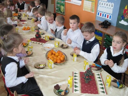 Grafika #9: 22.12.2009 - Wigilia w przedszkolu.