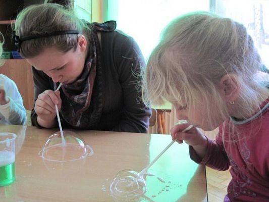 Grafika #10: 26.03.2010 - Klub Młodego Odkrywcy z wizytą w naszym przedszkolu