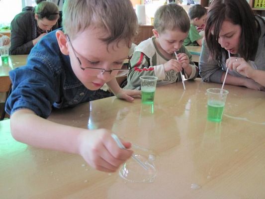 Grafika #14: 26.03.2010 - Klub Młodego Odkrywcy z wizytą w naszym przedszkolu