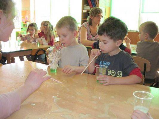 Grafika #17: 26.03.2010 - Klub Młodego Odkrywcy z wizytą w naszym przedszkolu