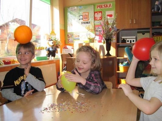 Grafika #22: 26.03.2010 - Klub Młodego Odkrywcy z wizytą w naszym przedszkolu