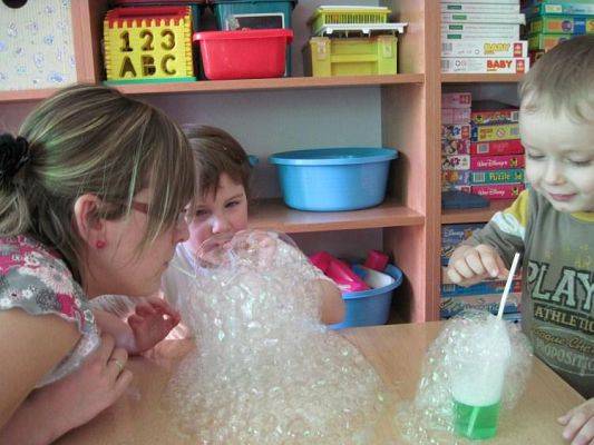 Grafika #24: 26.03.2010 - Klub Młodego Odkrywcy z wizytą w naszym przedszkolu